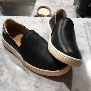 Women’s Ugg slip ons